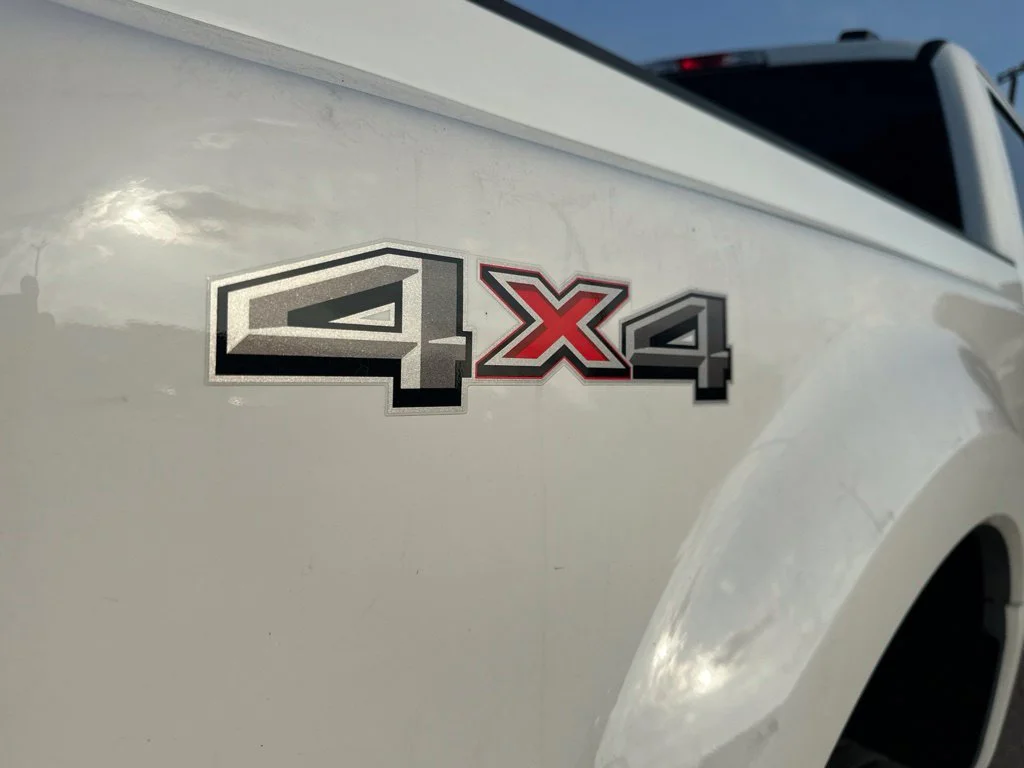 Used 2025 Oxford White Ford XLT image 23