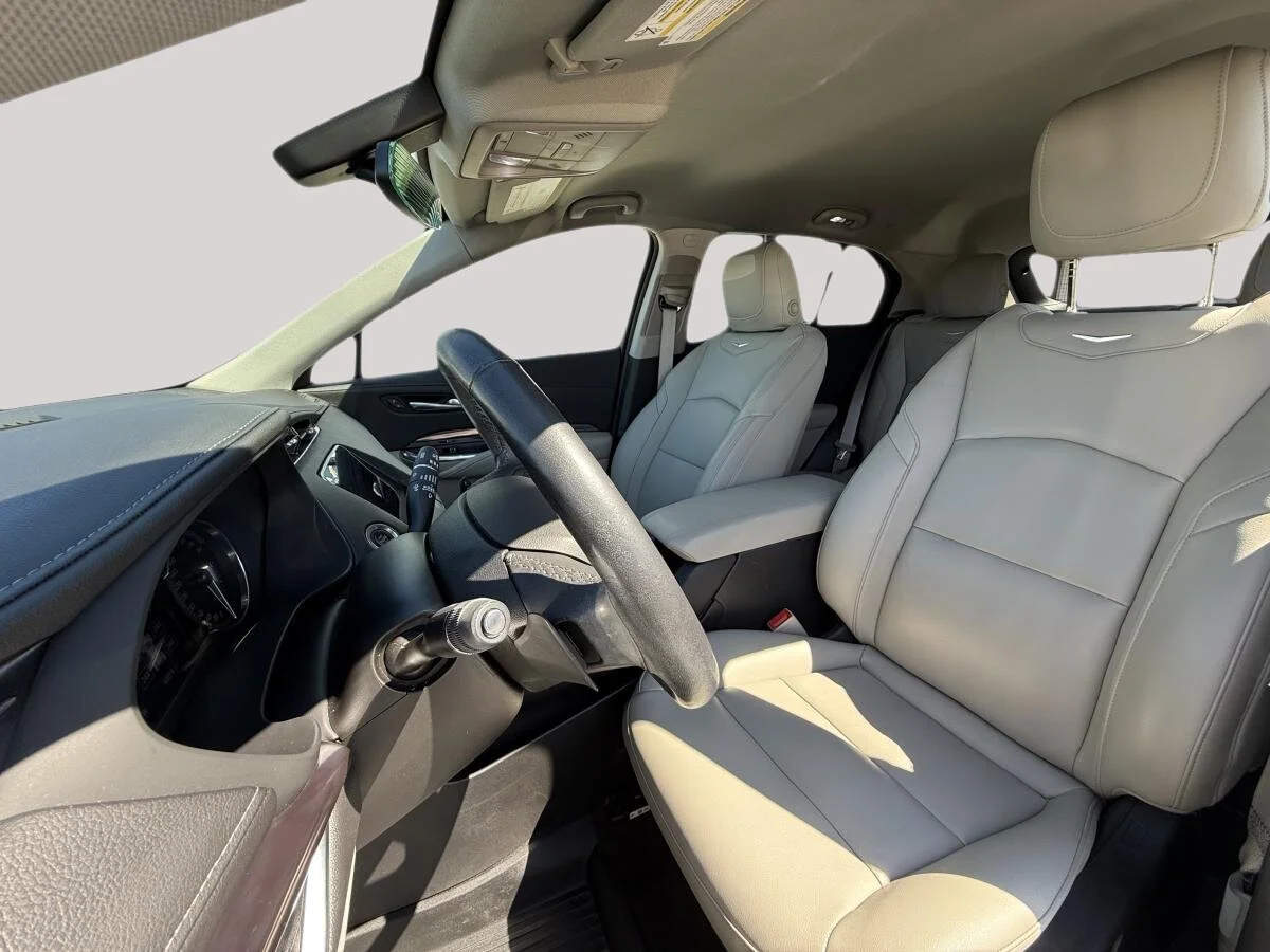 Used 2019 Silver Cadillac Luxury Fwd image 15