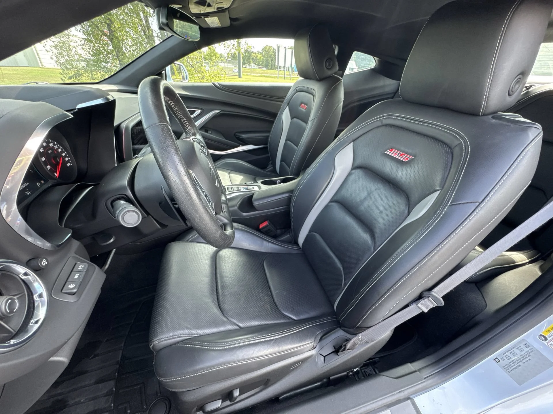 Used 2017 ARCTIC BLUE METALLIC Chevrolet 2SS image 11
