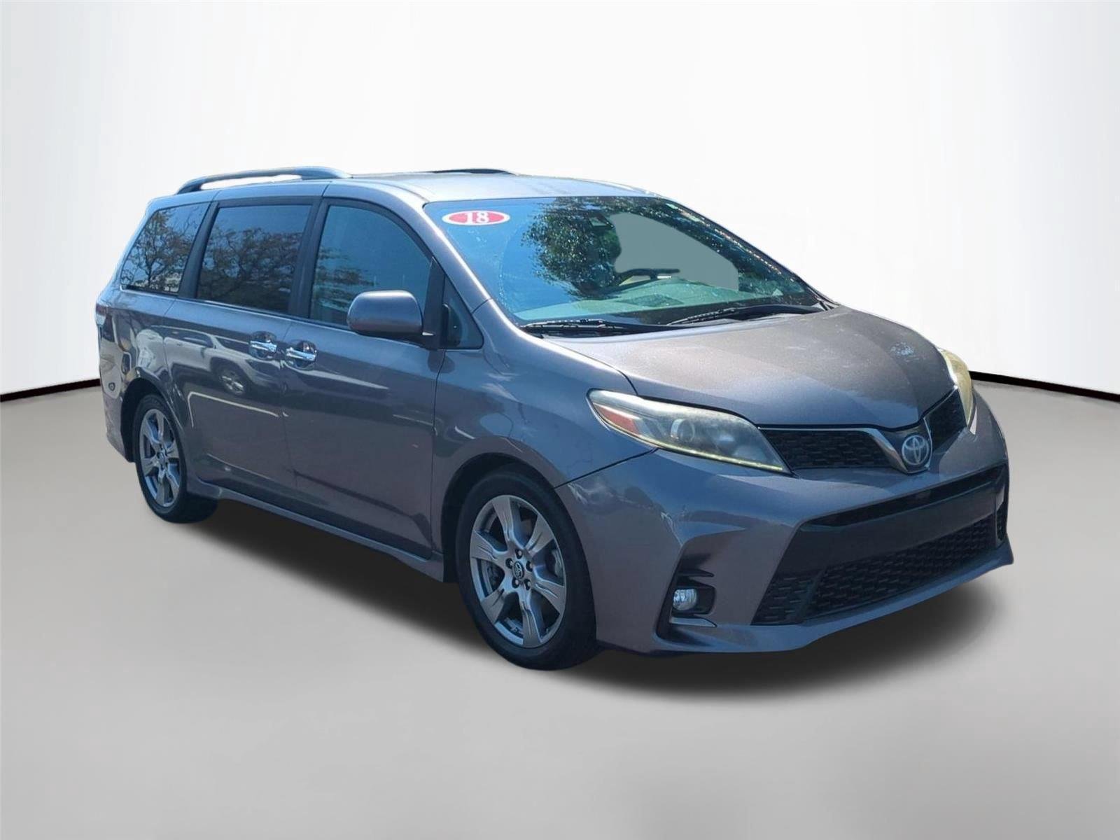 Used 2018  Toyota SE image 7