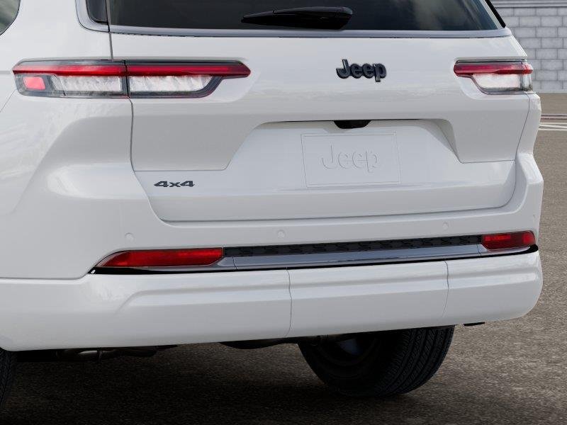 New 2027 Bright White Clear-Coat Paint Jeep Limited Reserve image 13