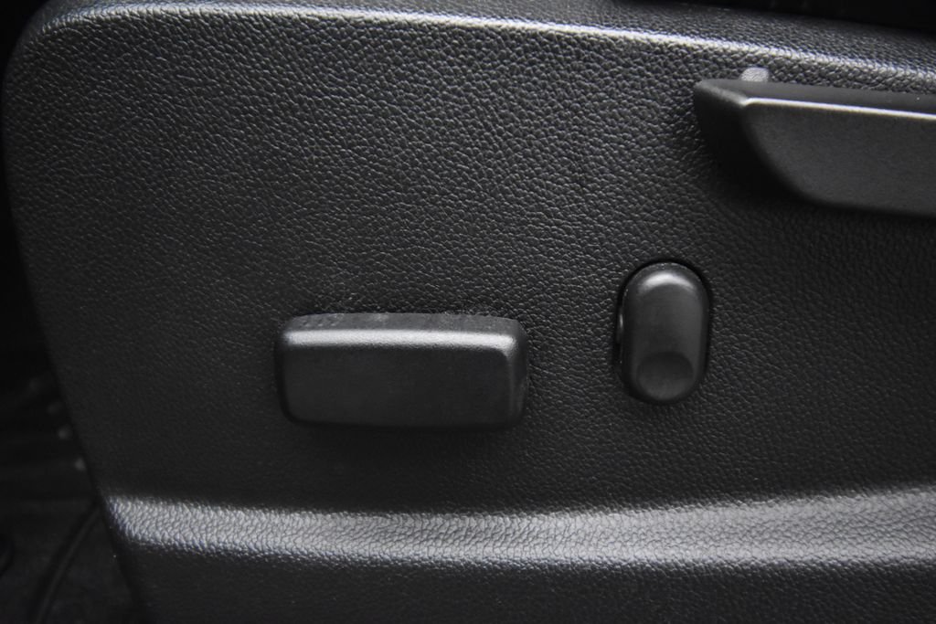 Used 2018 Gray GMC SLT image 18