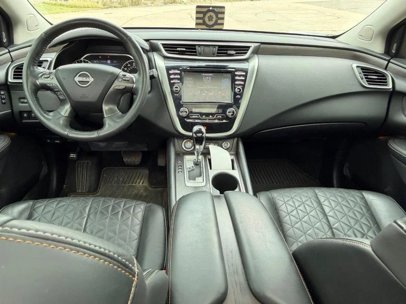 Used 2023 Gray Nissan Platinum image 10