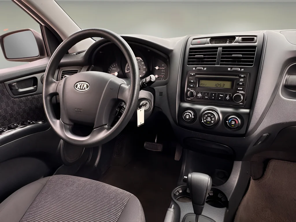 Used 2007 White Kia LX image 7