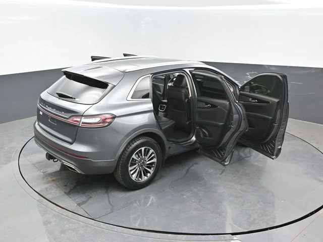 Used 2022 Gray Metallic Lincoln Reserve image 27