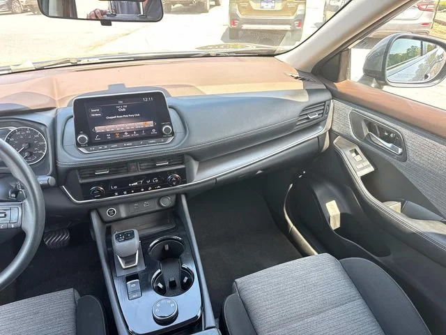 Used 2023 Gray Nissan SV image 18