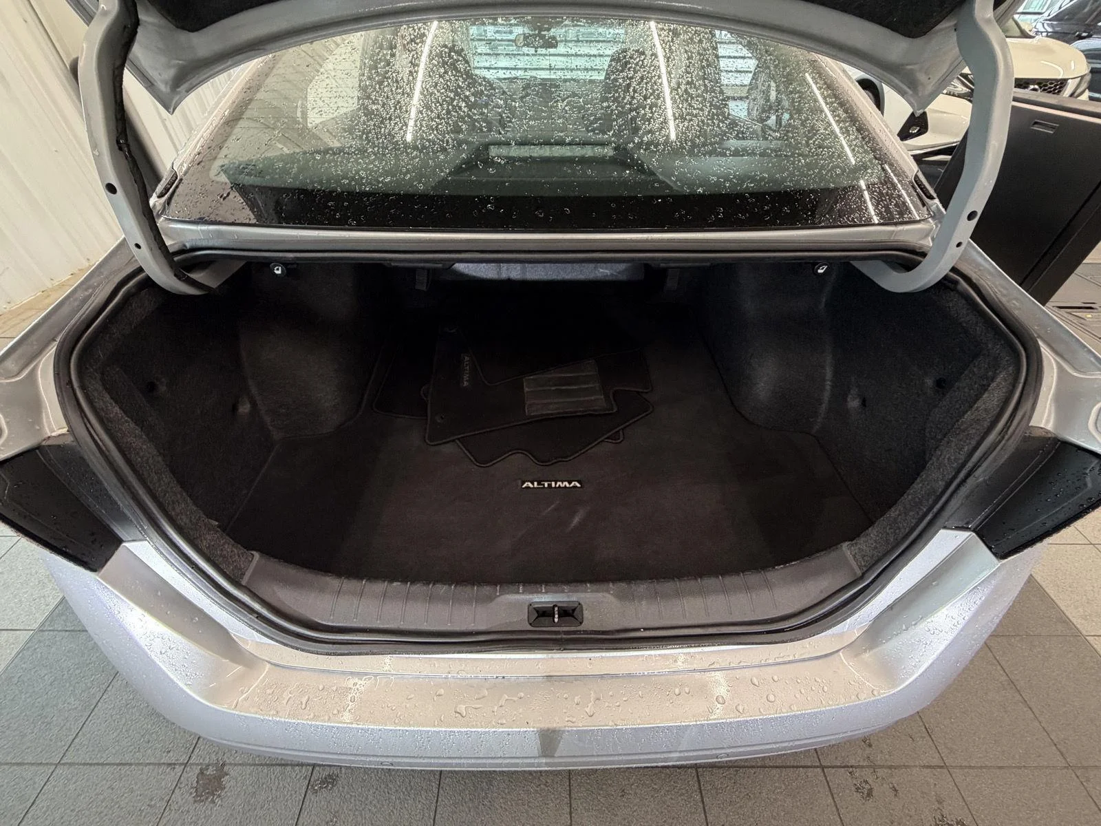 Used 2024 Brilliant Silver Metallic Nissan 2.5 SV image 18