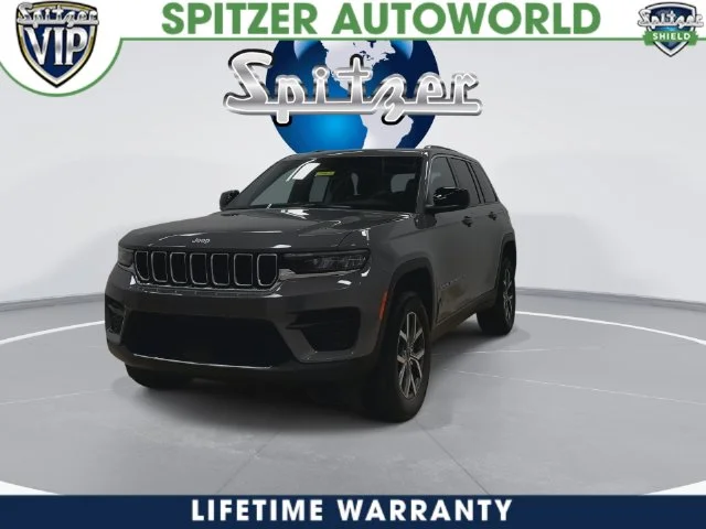 New 2027 Sting-Gray Clear-Coat Paint Jeep Laredo X image 8