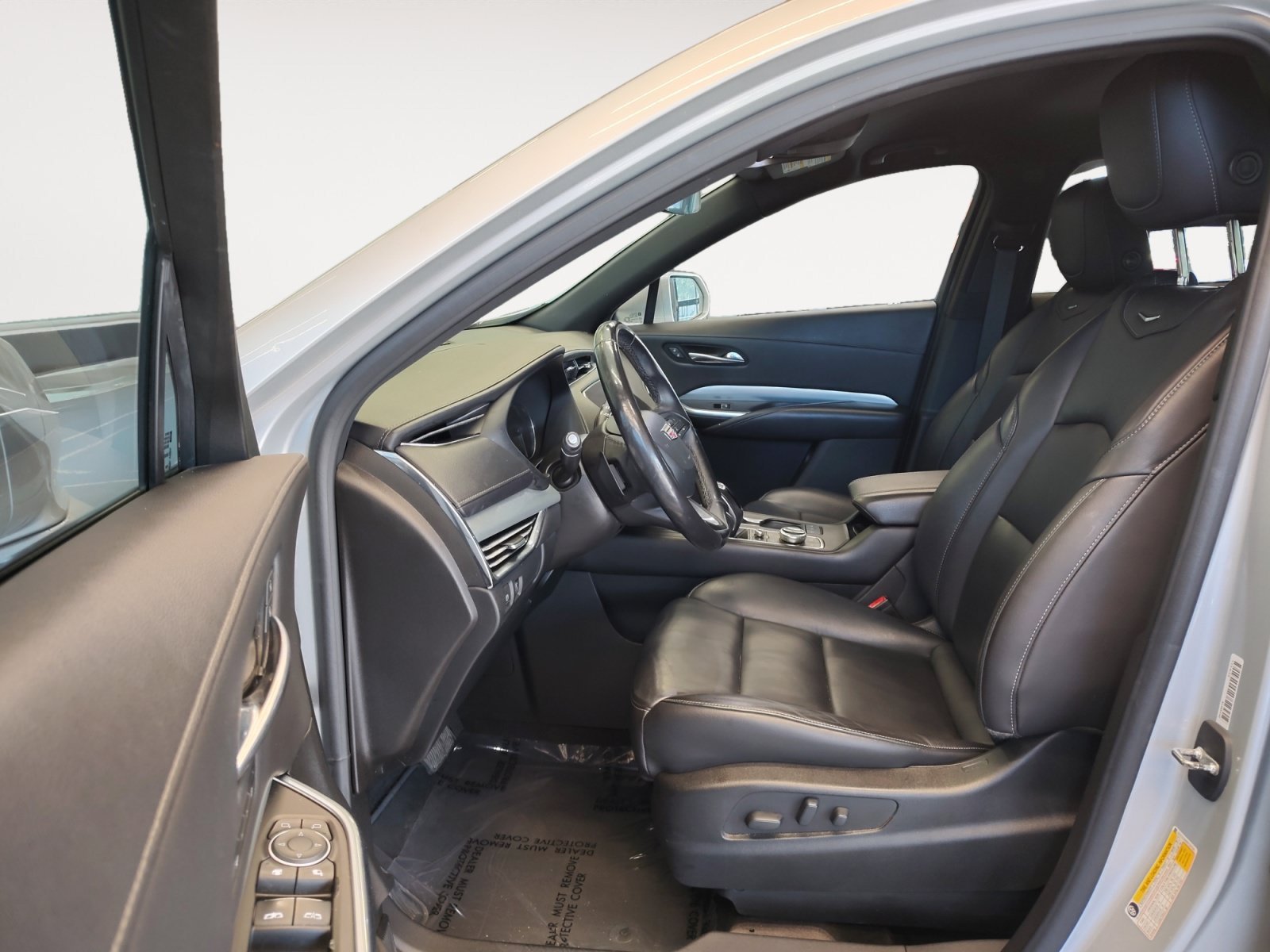 Used 2019 Radiant Silver Metallic Cadillac FWD Premium Luxury image 23