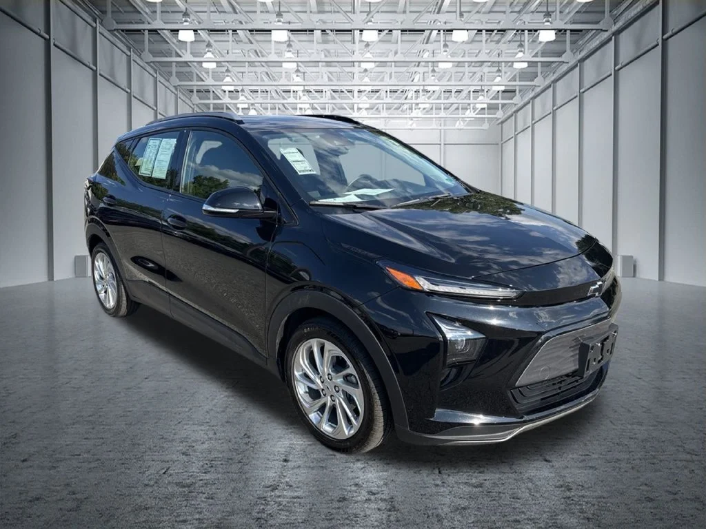 Used 2023 Black Chevrolet LT image 6