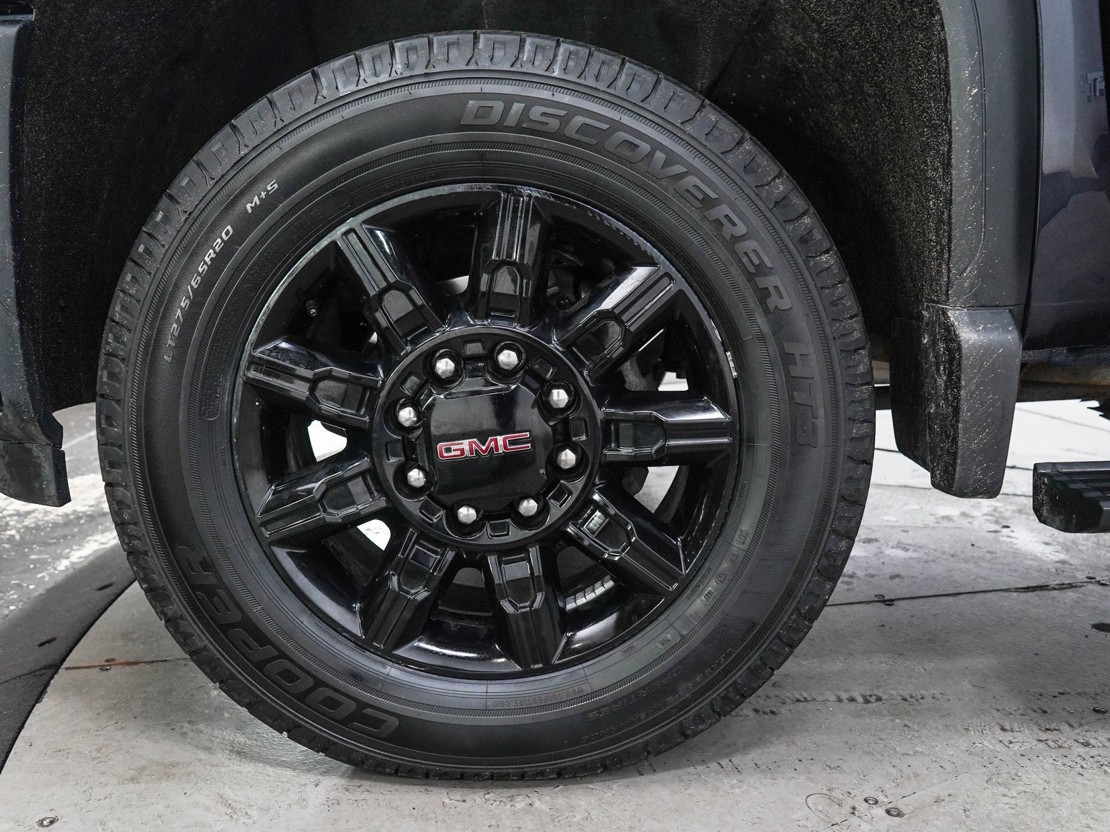 Used 2024 Titanium Rush Metallic GMC AT4 image 31