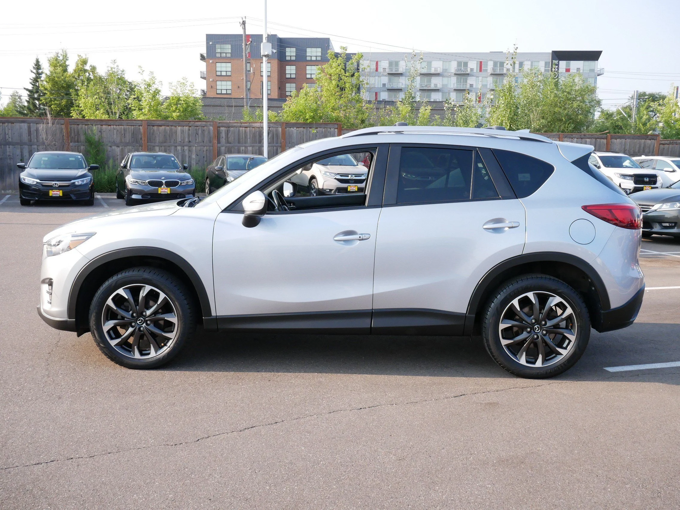 Used 2016 Sonic Silver Metallic Mazda Grand Touring image 4