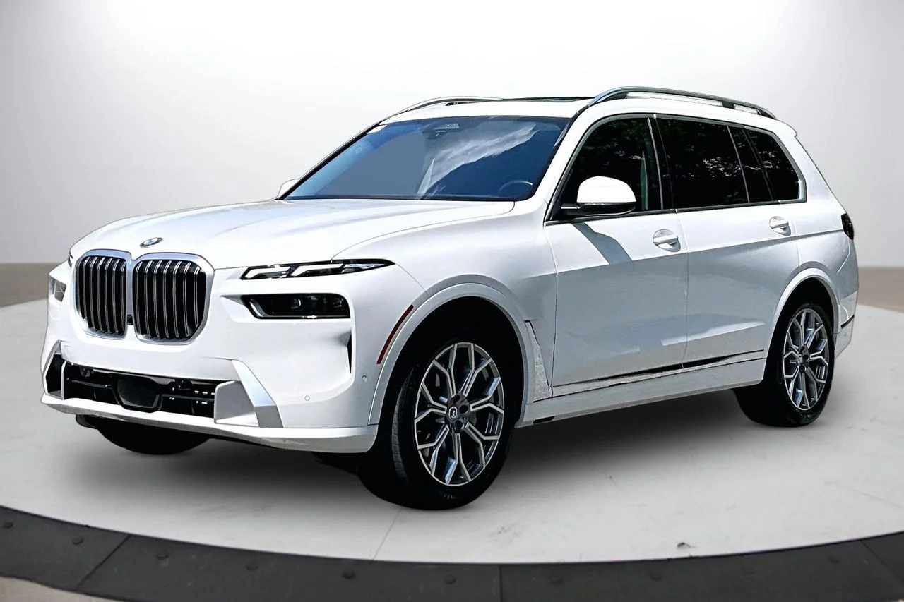 Certified Used 2023 White BMW xDrive40i image 4