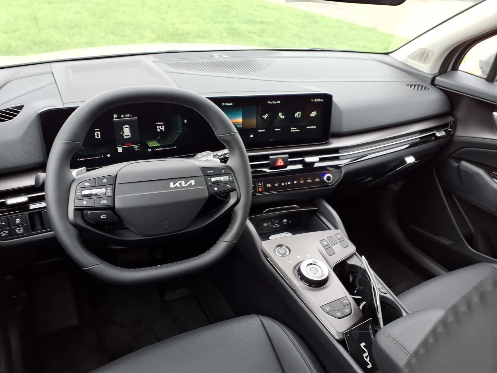 New 2027 Wolf Gray Kia EX image 4