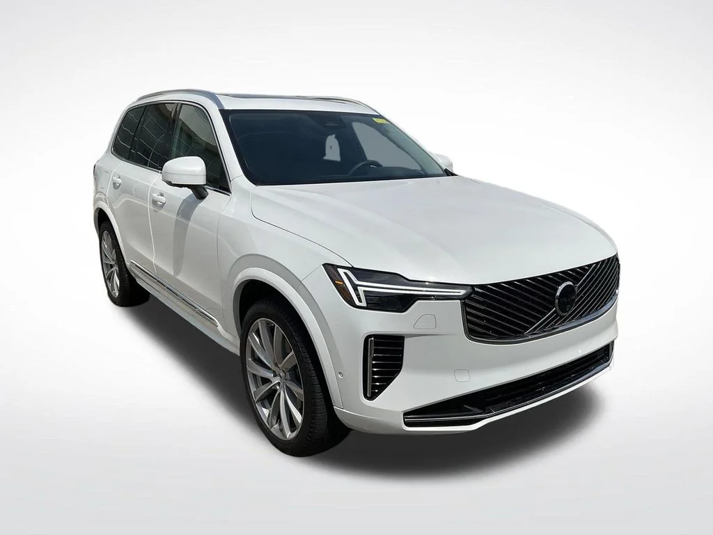 2026 Volvo XC90 B6 Plus