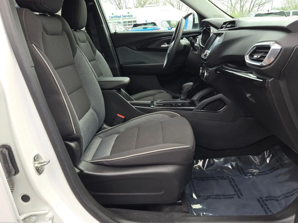 Used 2023 White Chevrolet LT image 6