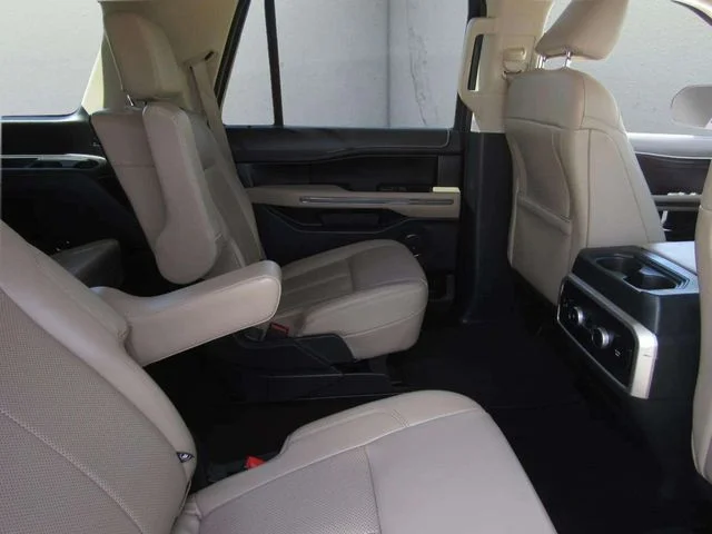Used 2022 White Metallic Ford XLT image 11