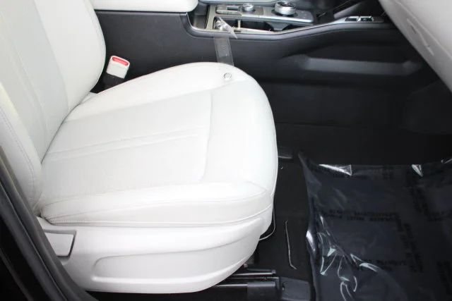 Used 2021 Black Kia S image 32