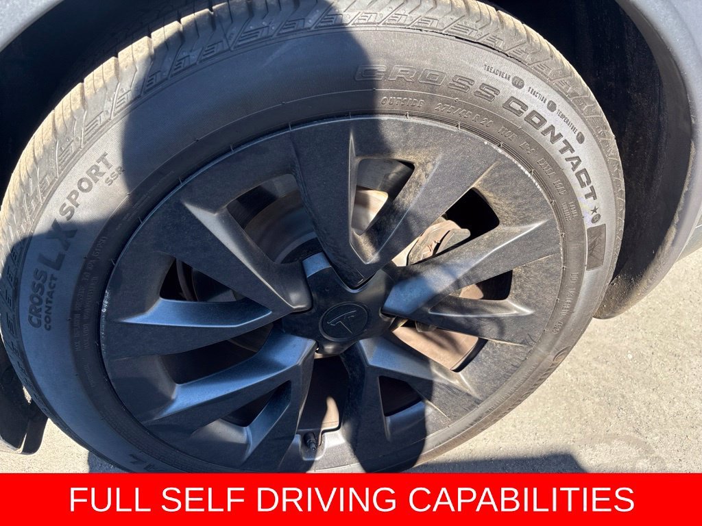 Used 2023  Tesla Standard Range image 9