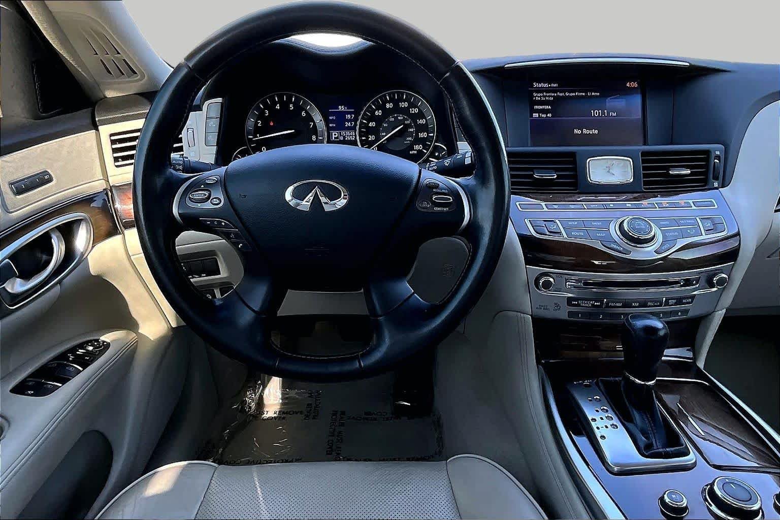 Used 2012 Malbec Black INFINITI  image 5