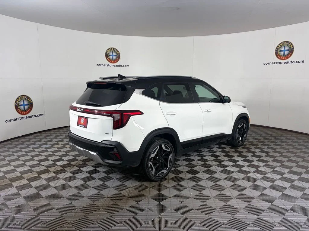 Used 2024 White Kia SX image 17