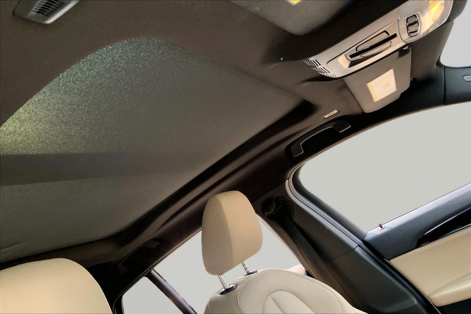 Used 2018 Alpine White BMW sDrive28i image 14