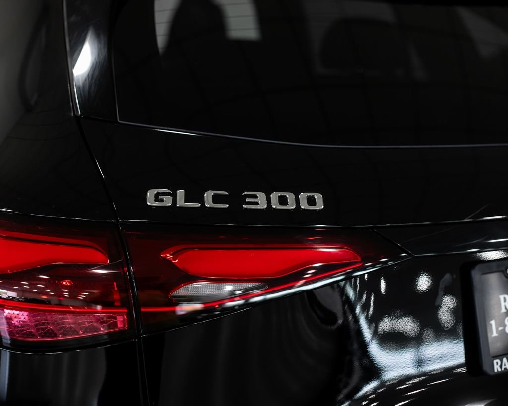 Used 2026 Black Mercedes-Benz GLC 300 image 11