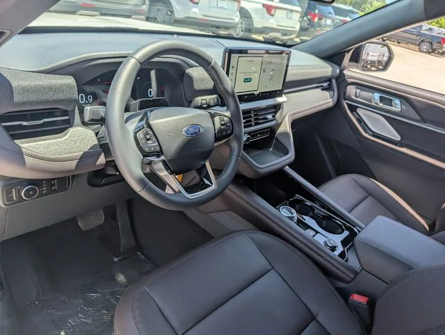 New 2026 Star White Metallic Tri-Coat Ford Platinum™ image 6