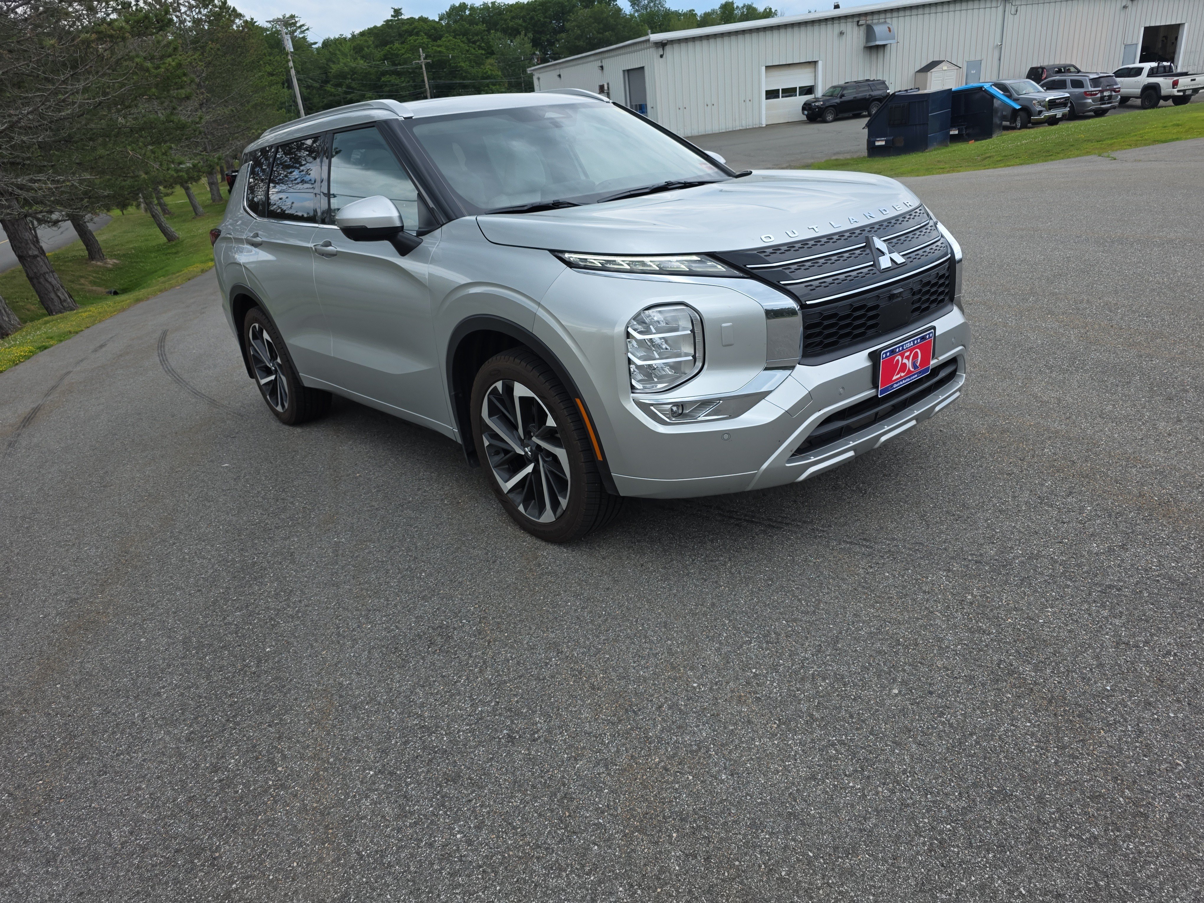 Used 2023 Silver Mitsubishi SEL 40TH ANNIVERS image 7