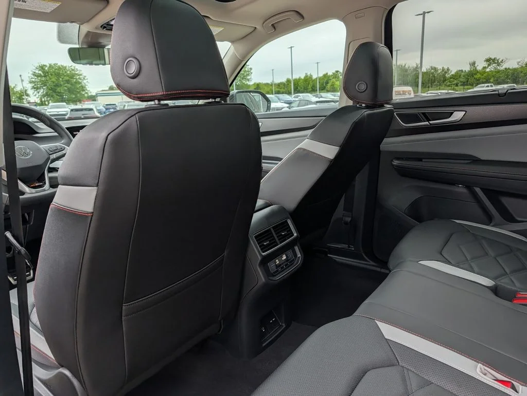 New 2026 Black Volkswagen 2.0T Peak Edition image 13