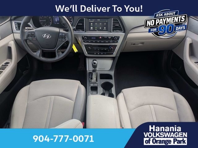 Used 2016 White Hyundai SE image 14