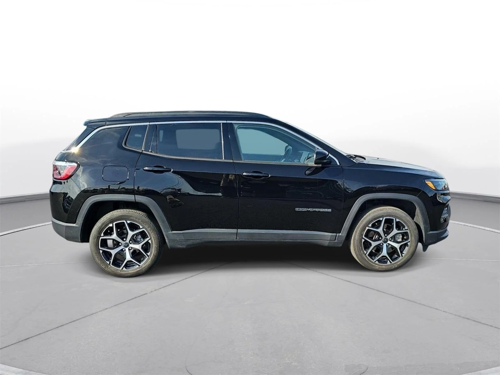 Used 2025 Diamond Black Jeep Limited image 4