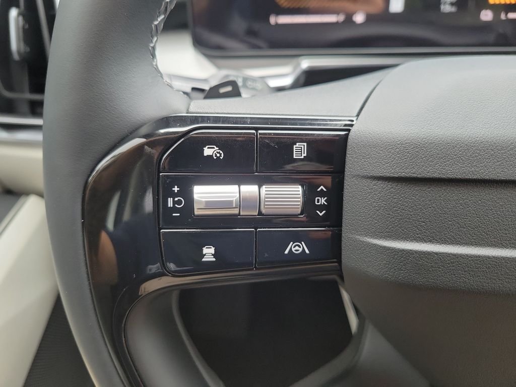 New 2026 Snow White Pearl Kia EX image 26