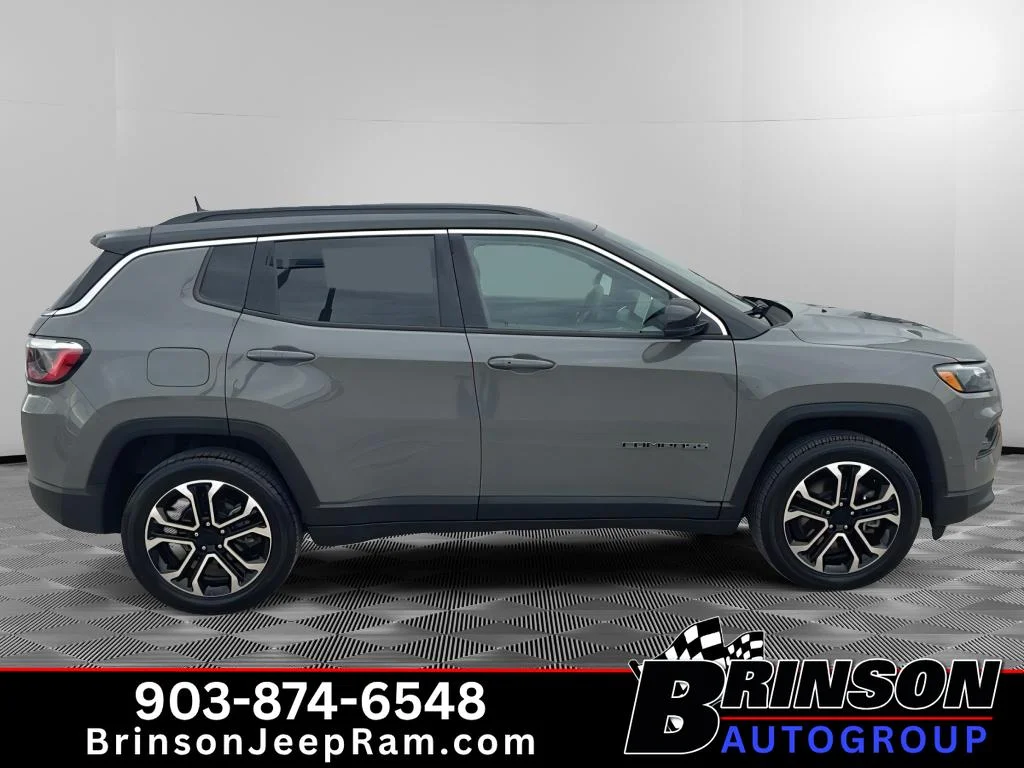 Used 2023 Grey Jeep Limited image 8