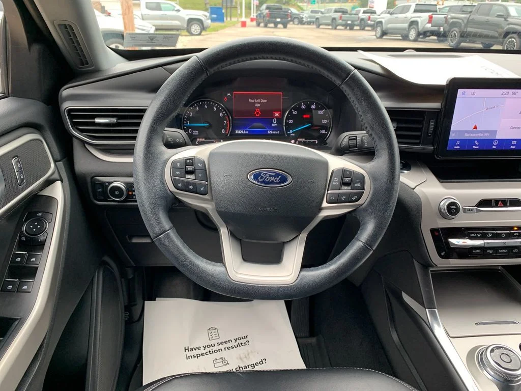 Used 2023 Red Ford XLT image 17