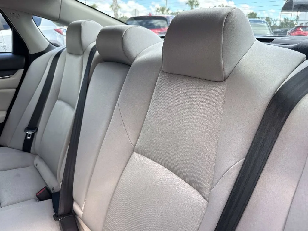 Used 2020  Honda LX image 14