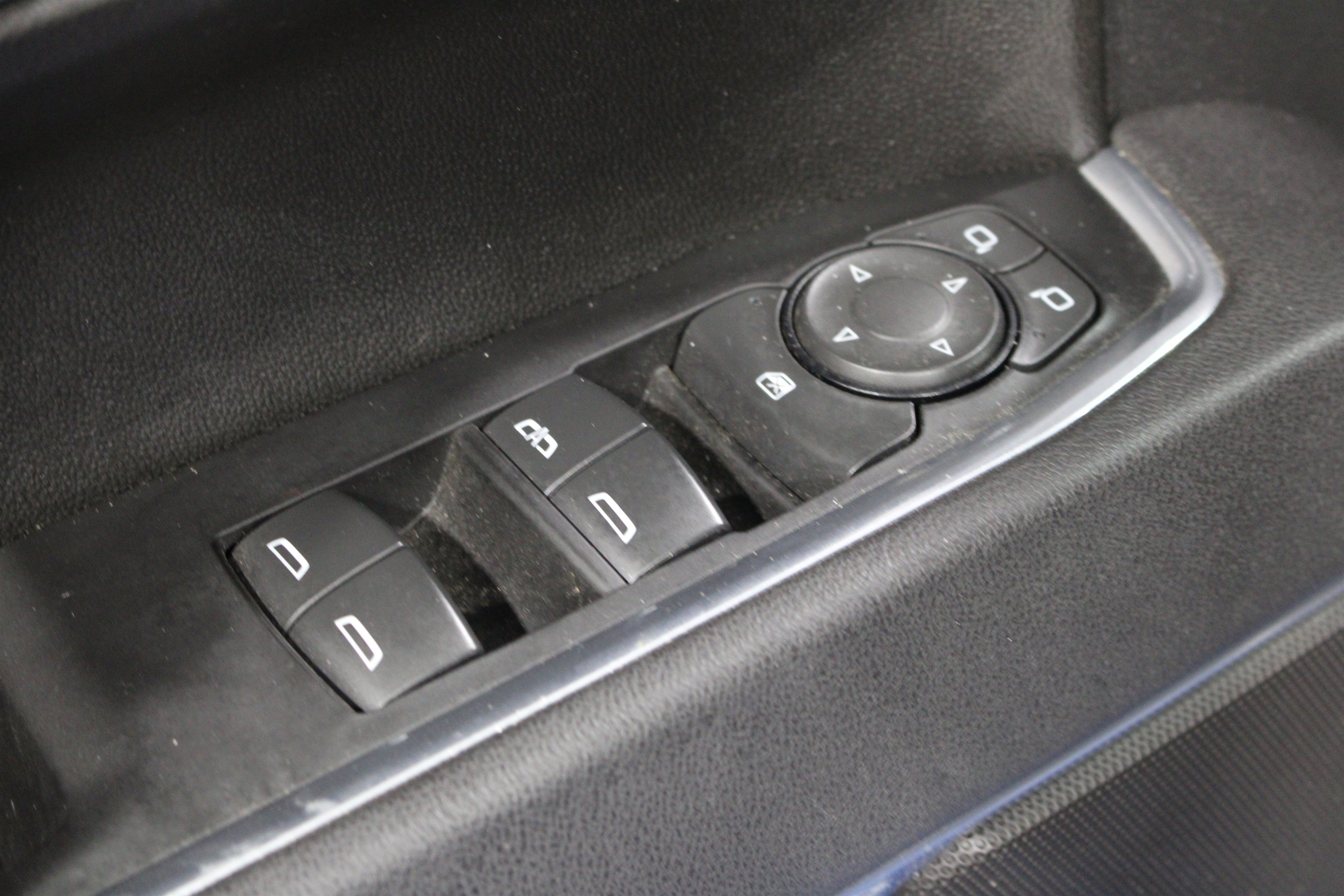 Used 2025 Riptide Blue Metallic Chevrolet LT image 7