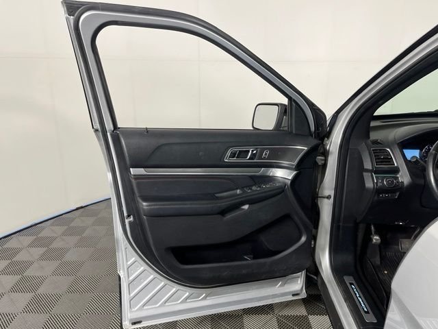 Used 2019 Silver Ford Sport image 11