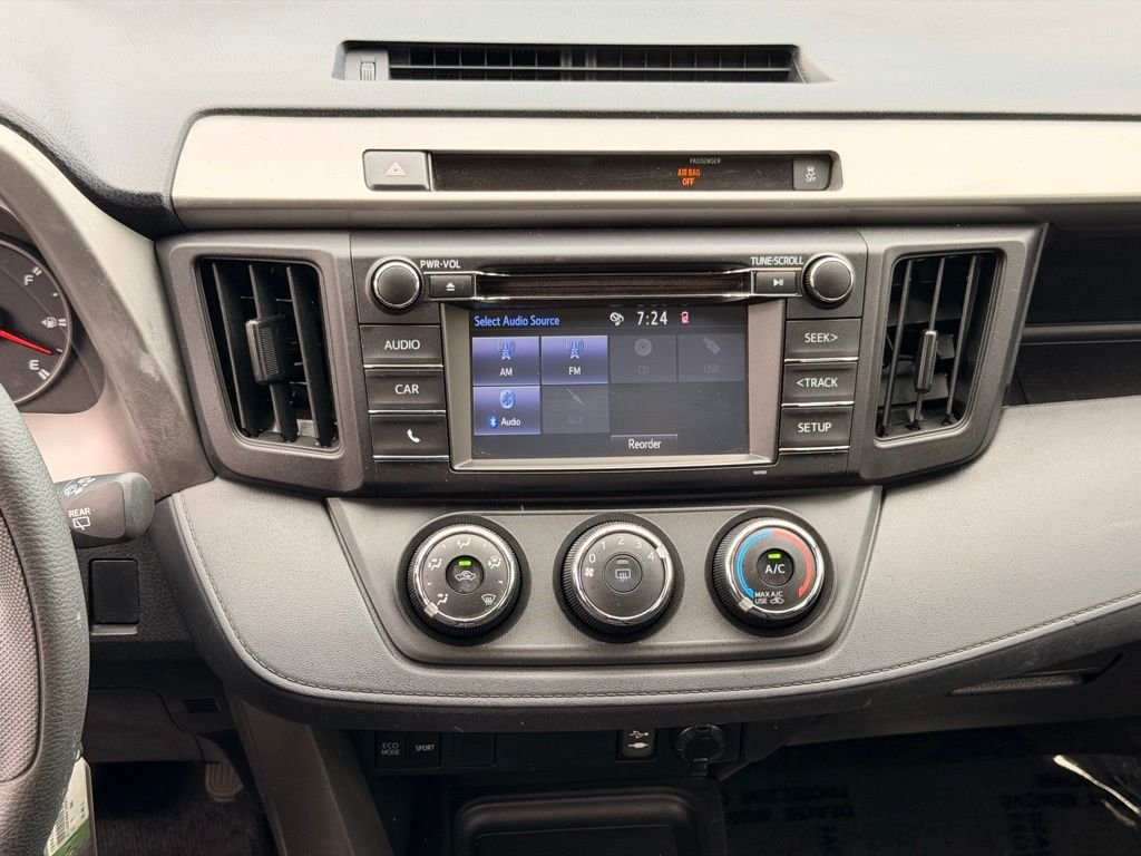 Used 2016 Silver Toyota LE image 18