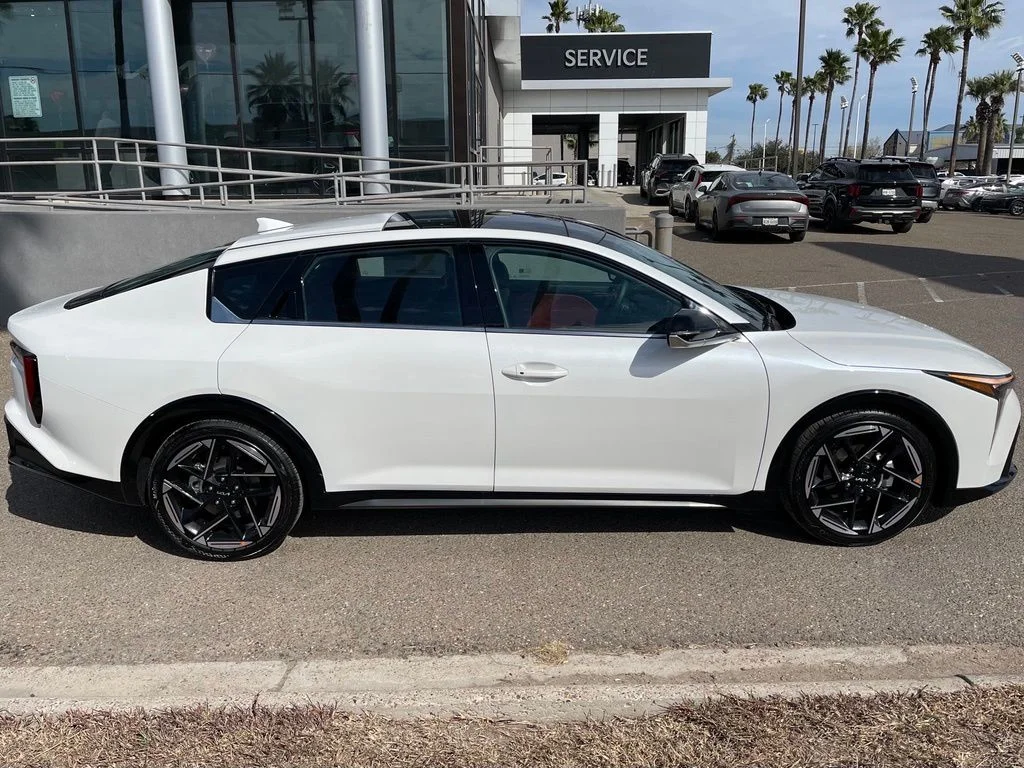 New 2026 White Kia GT-Line image 9