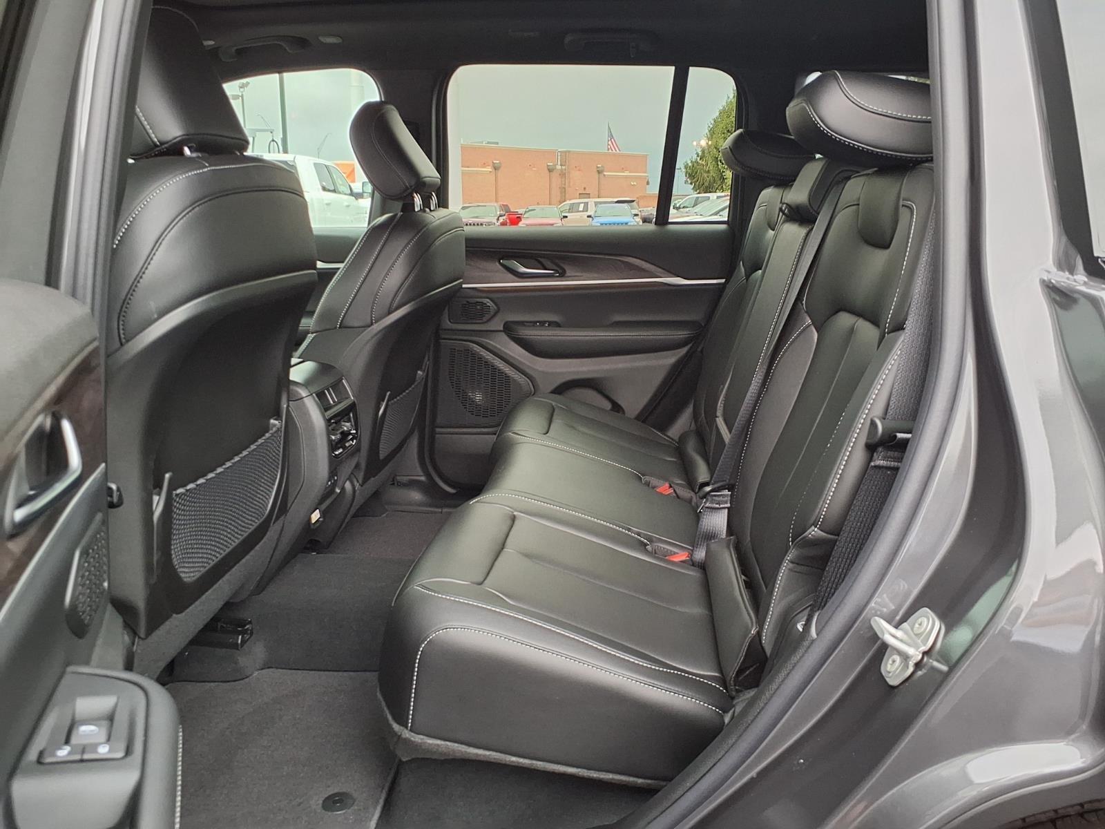 New 2026 Baltic Gray Metallic Clear-Coat Exterior Paint Jeep Limited image 6