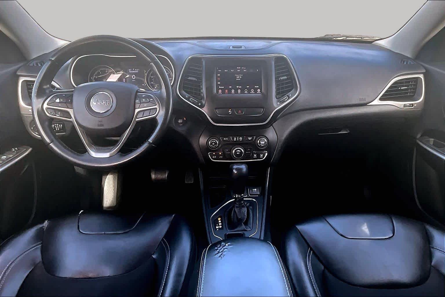 Used 2019 Diamond Black Crystal Pearlcoat Jeep Latitude Plus image 14