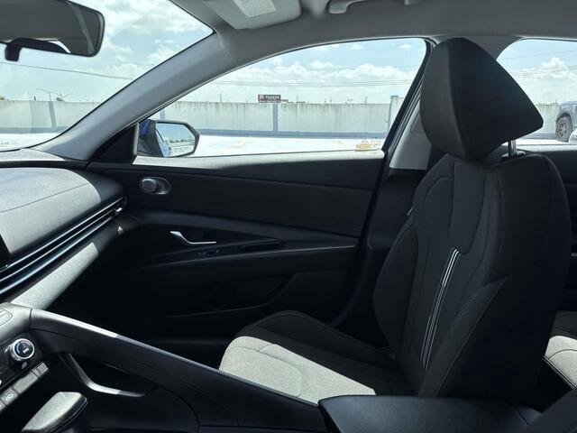 Used 2024 Intense Blue Hyundai SEL image 16