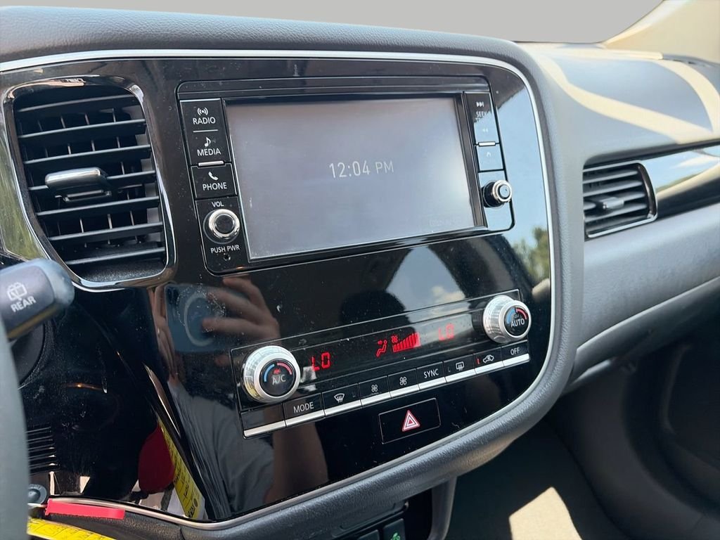 Used 2020  Mitsubishi ES image 18