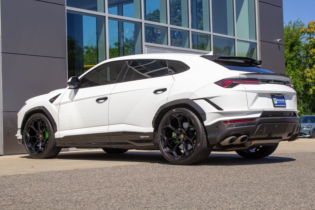 Used 2024 White Lamborghini Performante image 8