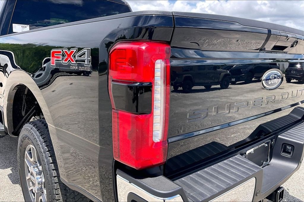 New 2026 Ford Super Duty F-250 Lariat 4D Crew Cab