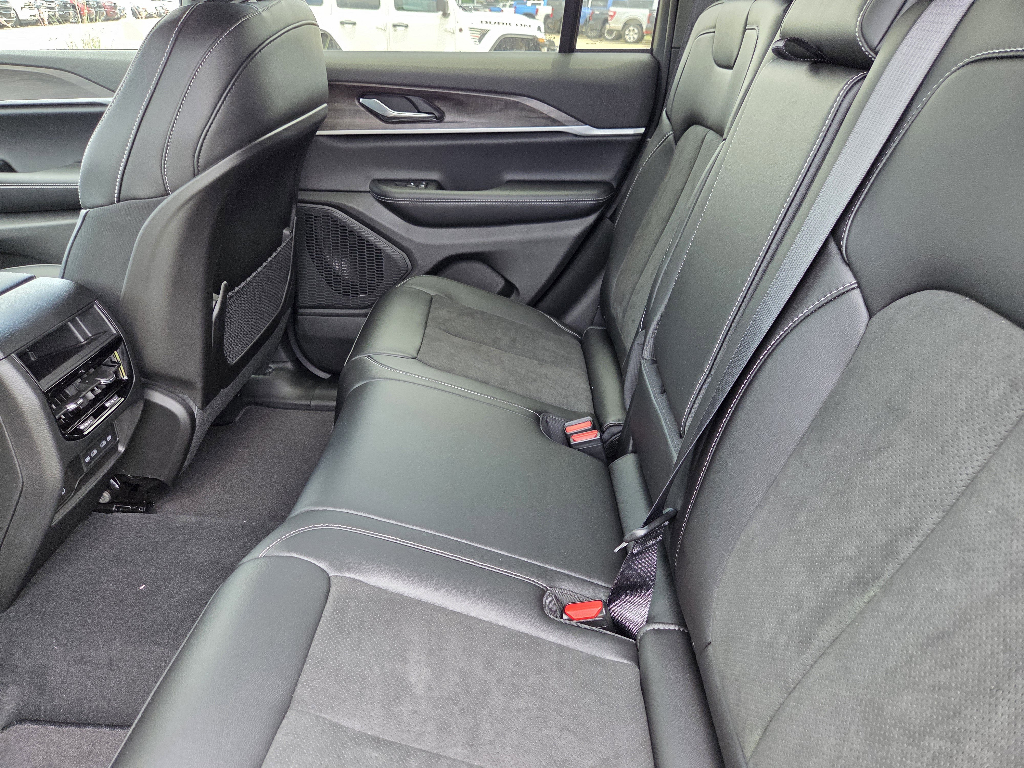 New 2026 Velvet Red Pearlcoat Jeep Laredo Altitude image 23