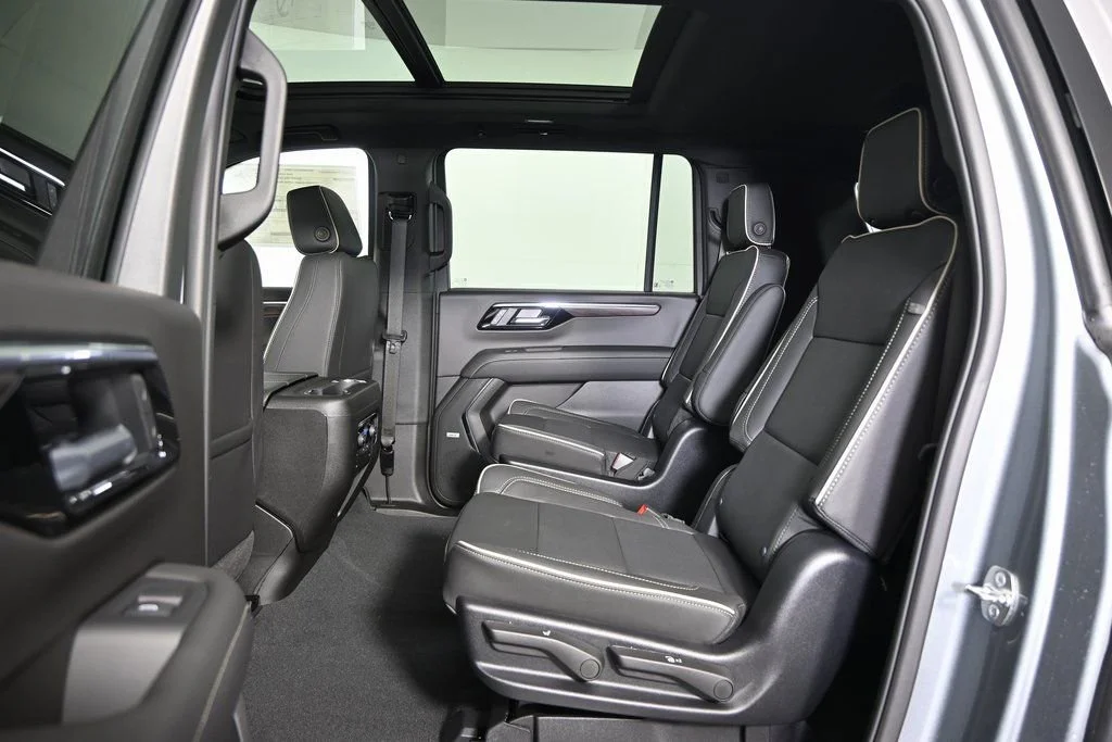 2026 Chevrolet Suburban Premier - Photo 18