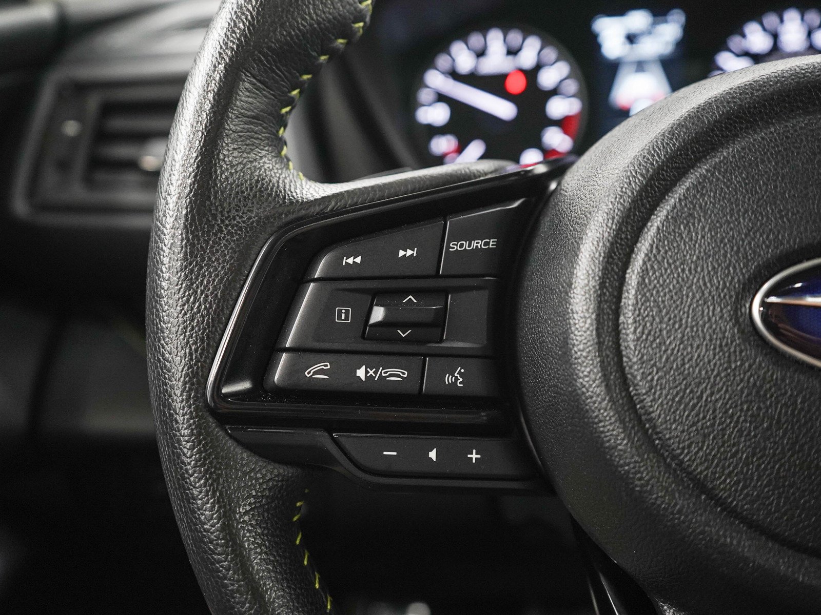 Used 2024 Crystal Black Pearl Subaru Onyx Edition image 26