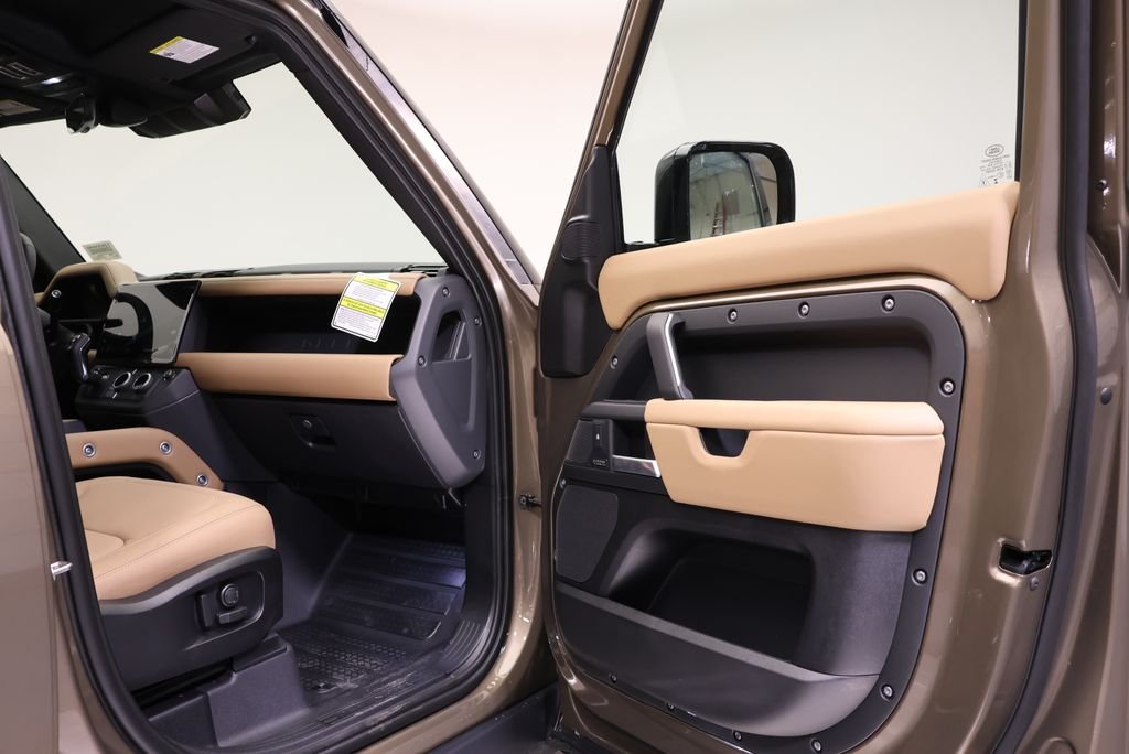 2026 Land Rover Defender X-Dynamic SE - Photo 39